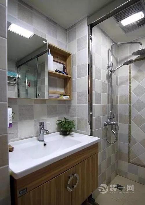 浴室吊柜一般多高最好